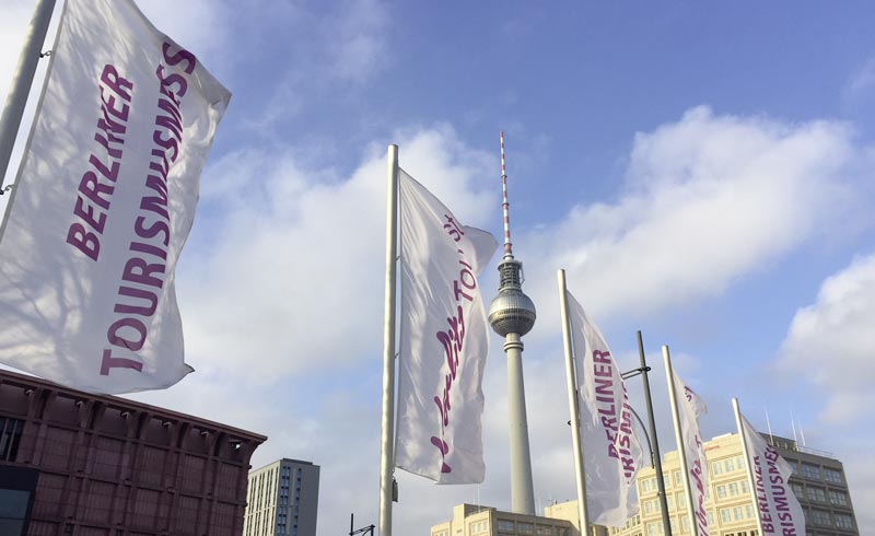Aussenansicht Berliner Tourismusmesse zum Fernsehturm